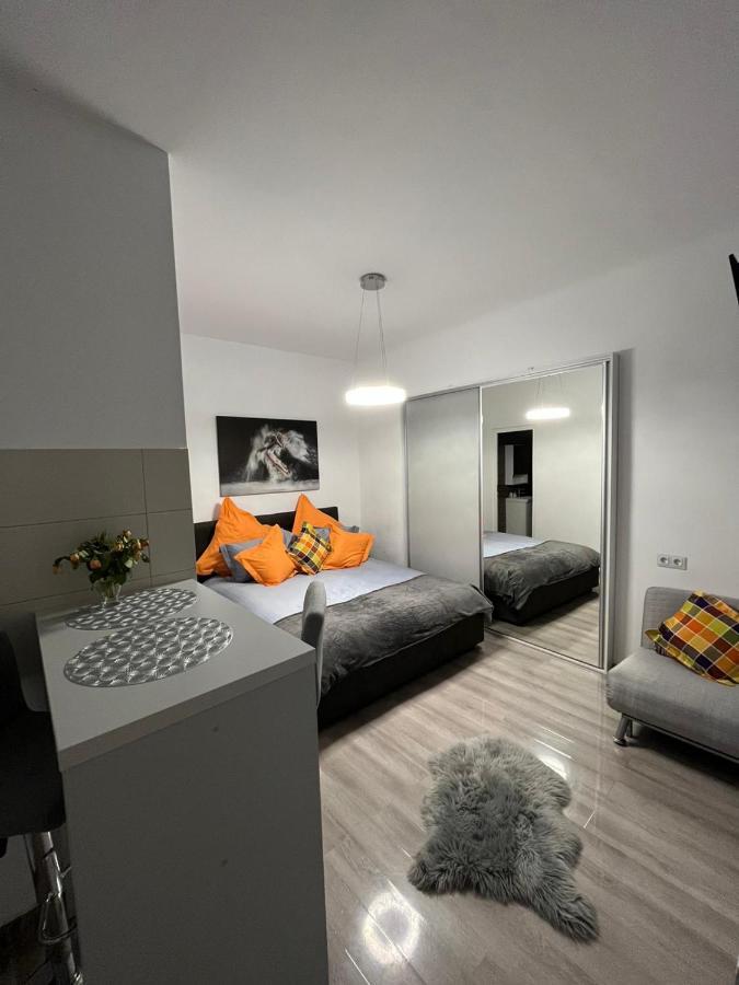 Central Studio Brasov Bagian luar foto